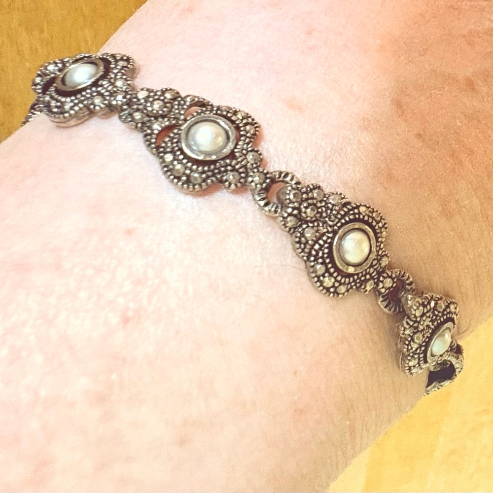 Elegant Silver Pearl Bracelet